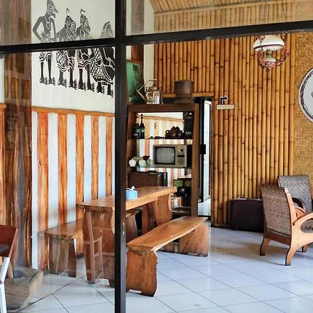 Latansa Homestay Banyuwangi  Eksteriør bilde